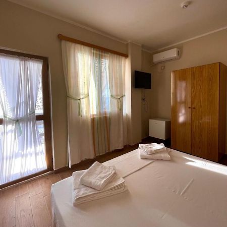 Tékada Hotel&Restaurant Vlore Bagian luar foto