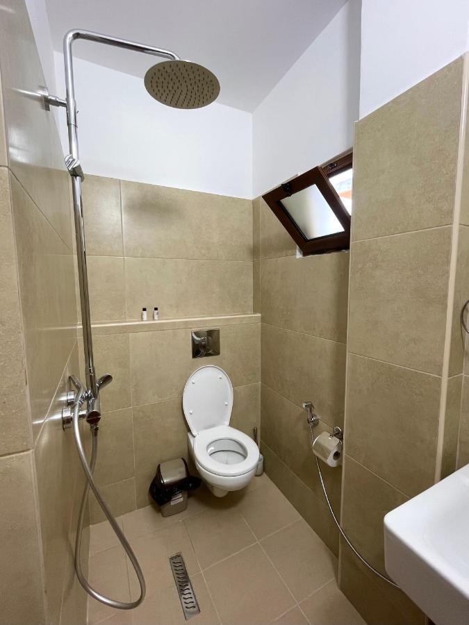 Tékada Hotel&Restaurant Vlore Bagian luar foto