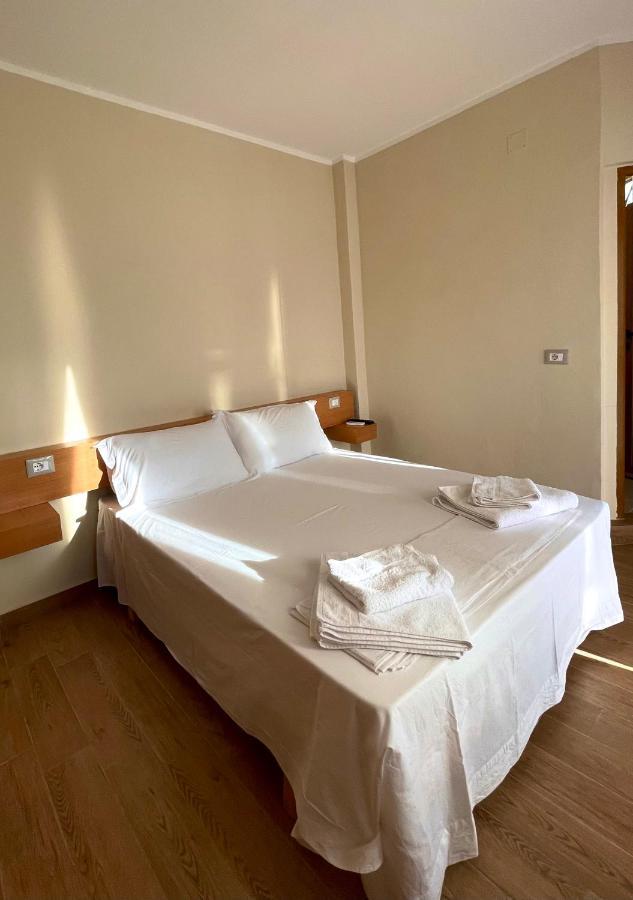 Tékada Hotel&Restaurant Vlore Bagian luar foto