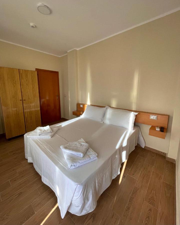Tékada Hotel&Restaurant Vlore Bagian luar foto