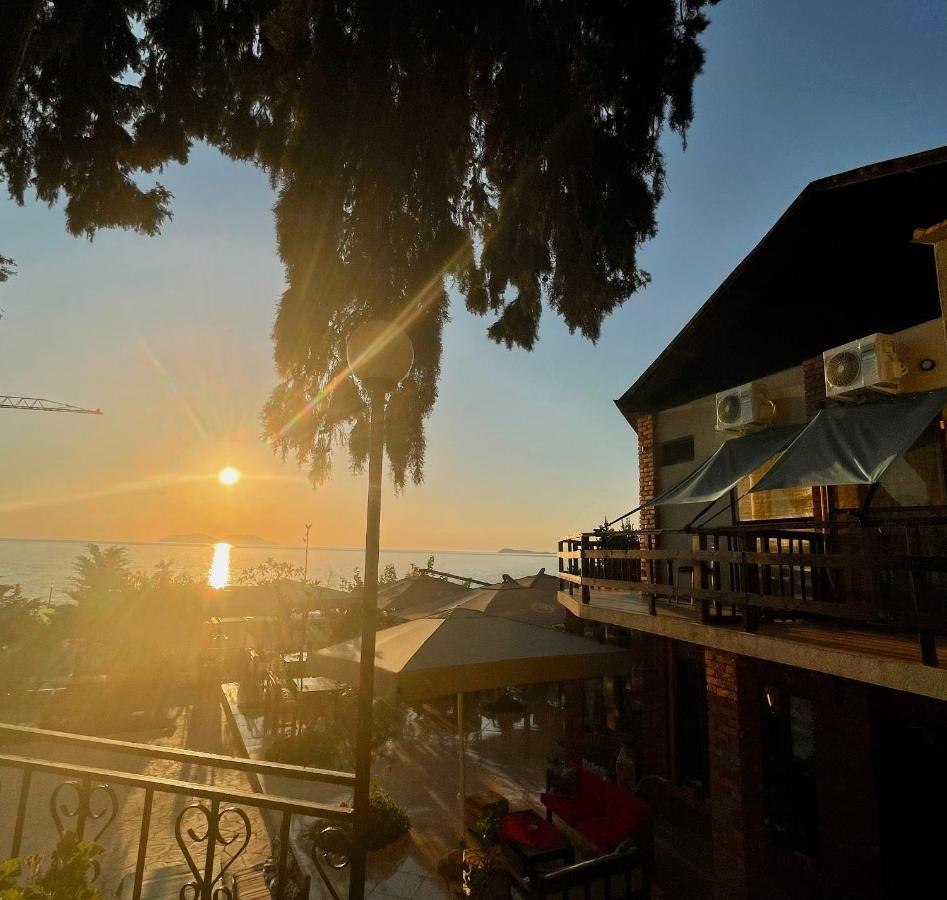 Tékada Hotel&Restaurant Vlore Bagian luar foto