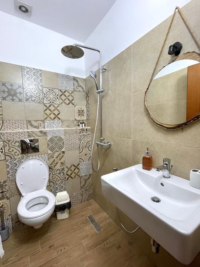 Tékada Hotel&Restaurant Vlore Bagian luar foto
